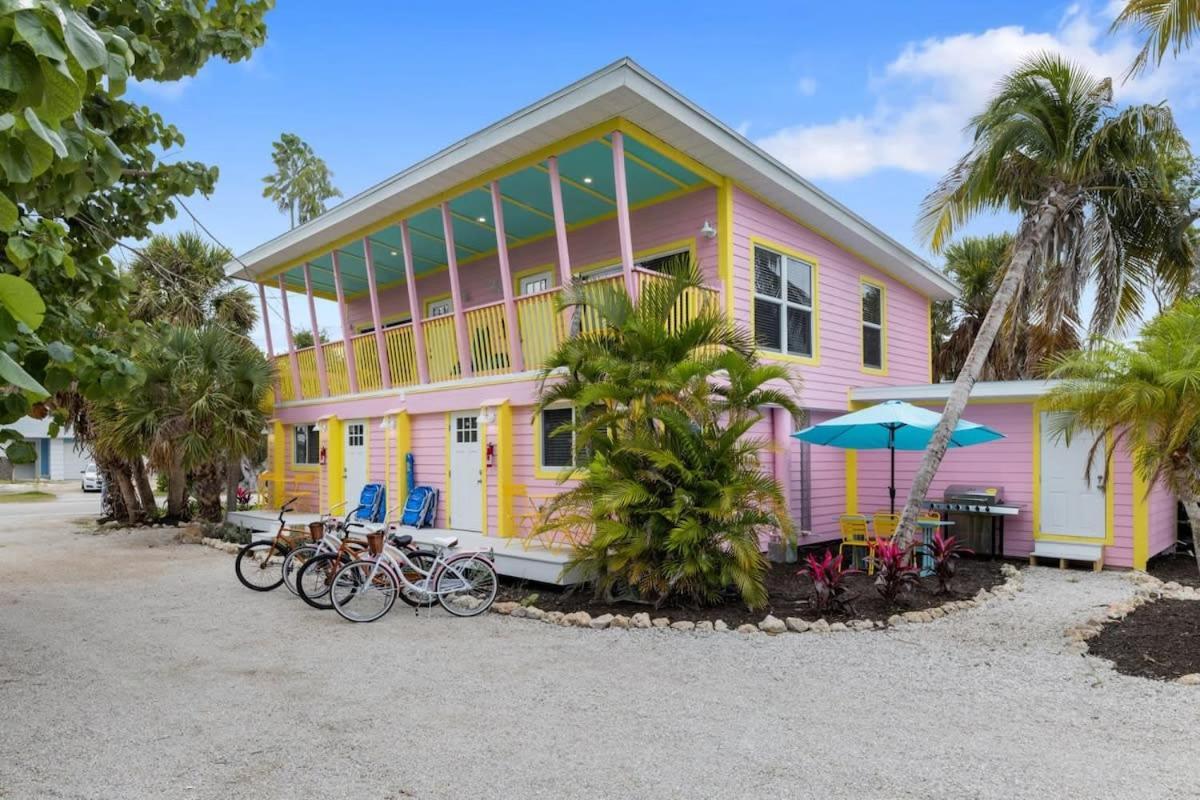 Charming Suite With Balcony And Bikes At Historic Sandpiper Inn Sanibel Exterior foto